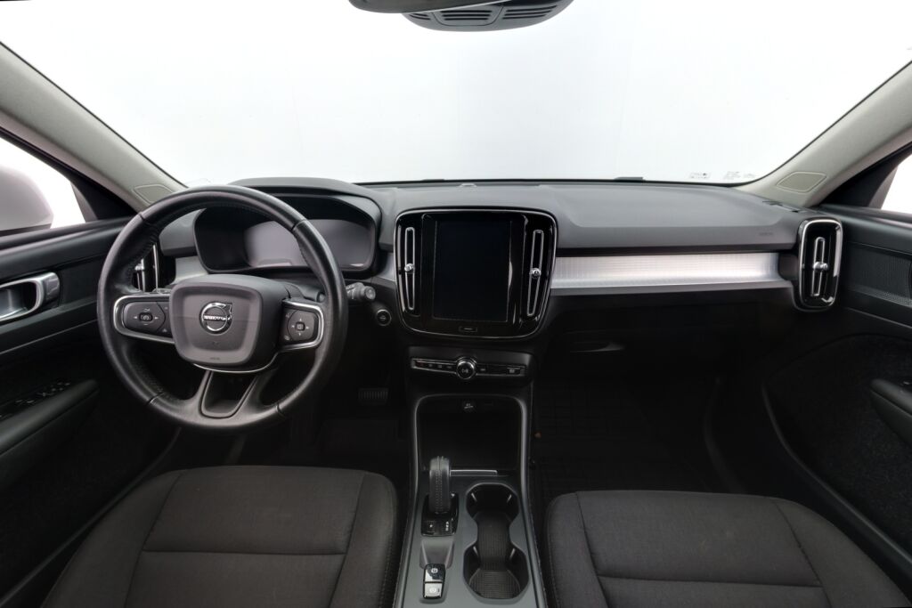 Volvo XC40 2018 D3 AWD Business aut / 2-om. Suomiauto / Pilot Assist / Keyless / Koukku / Webasto / Hihna vaihdettu!