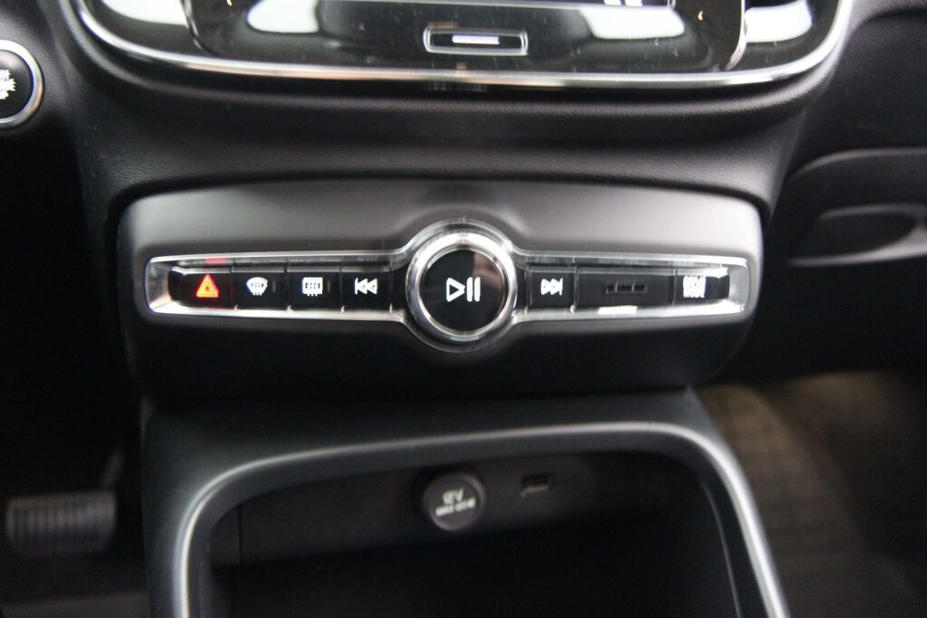 Volvo XC40 2018 D3 AWD Business aut / 2-om. Suomiauto / Pilot Assist / Keyless / Koukku / Webasto / Hihna vaihdettu!