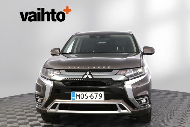 Mitsubishi Outlander 2019 Outlander PHEV Instyle 4WD 5P / Adapt. Vakkari / Vetokoukku / P. Kamera