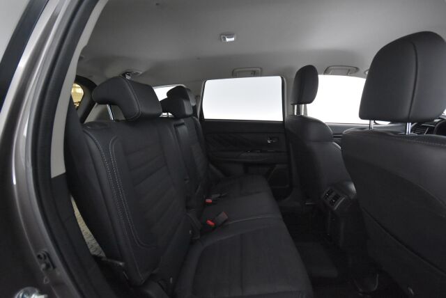 Mitsubishi Outlander 2019 Outlander PHEV Instyle 4WD 5P / Adapt. Vakkari / Vetokoukku / P. Kamera