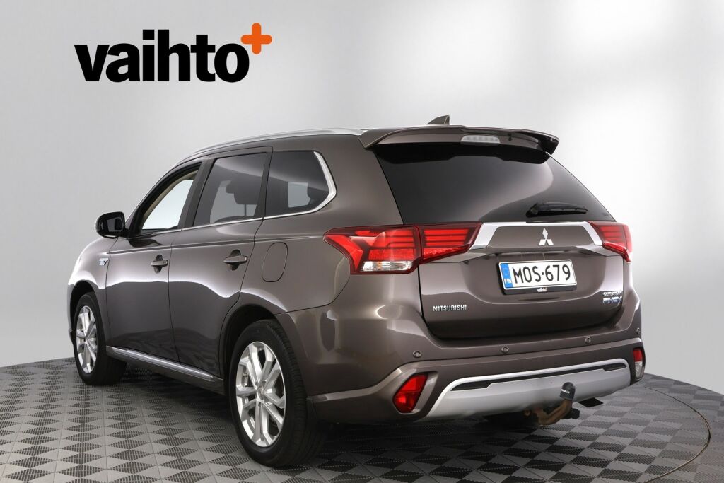 Mitsubishi Outlander 2019 Outlander PHEV Instyle 4WD 5P / Adapt. Vakkari / Vetokoukku / P. Kamera