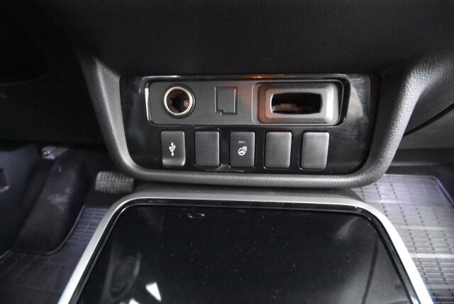 Mitsubishi Outlander 2019 Outlander PHEV Instyle 4WD 5P / Adapt. Vakkari / Vetokoukku / P. Kamera
