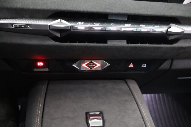 DS 4 2023 E-Tense Plug-in Hybrid 225 Performance Line Automaatti / Suomiauto / Keyless Go / 360° kamera / Kaistavahti / Vakkari / Tutkat / - RAHOITUS TÄHÄN AUTOON VAIN 3.99% - 