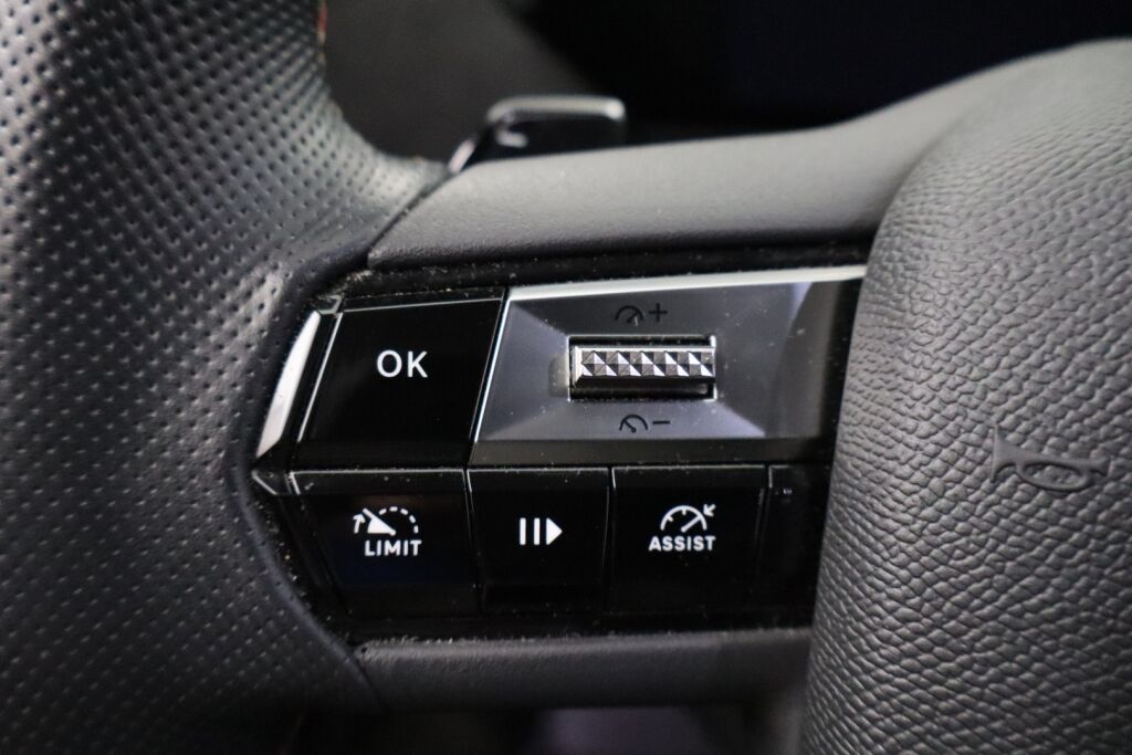 DS 4 2023 E-Tense Plug-in Hybrid 225 Performance Line Automaatti / Suomiauto / Keyless Go / 360° kamera / Kaistavahti / Vakkari / Tutkat / - RAHOITUS TÄHÄN AUTOON VAIN 3.99% - 