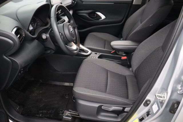 Toyota Yaris 2023 1,5 Hybrid Active / Adapt.Vakkari / Kaistavahti / Navi / P.Kamera / Keyless Go / - RAHOITUS TÄHÄN AUTOON VAIN 3.99% - 