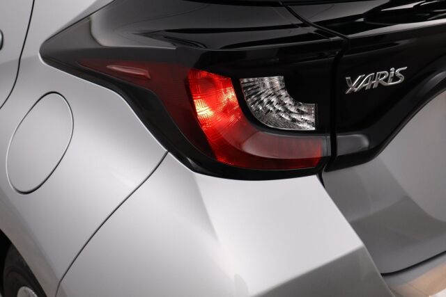Toyota Yaris 2023 1,5 Hybrid Active / Adapt.Vakkari / Kaistavahti / Navi / P.Kamera / Keyless Go / - RAHOITUS TÄHÄN AUTOON VAIN 3.99% - 