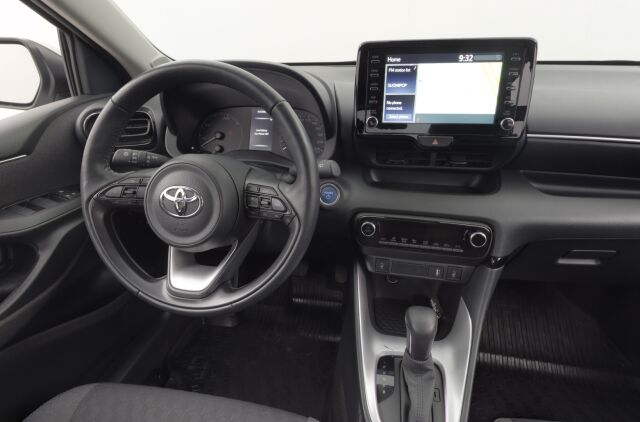Toyota Yaris 2023 1,5 Hybrid Active / Adapt.Vakkari / Kaistavahti / Navi / P.Kamera / Keyless Go / - RAHOITUS TÄHÄN AUTOON VAIN 3.99% - 