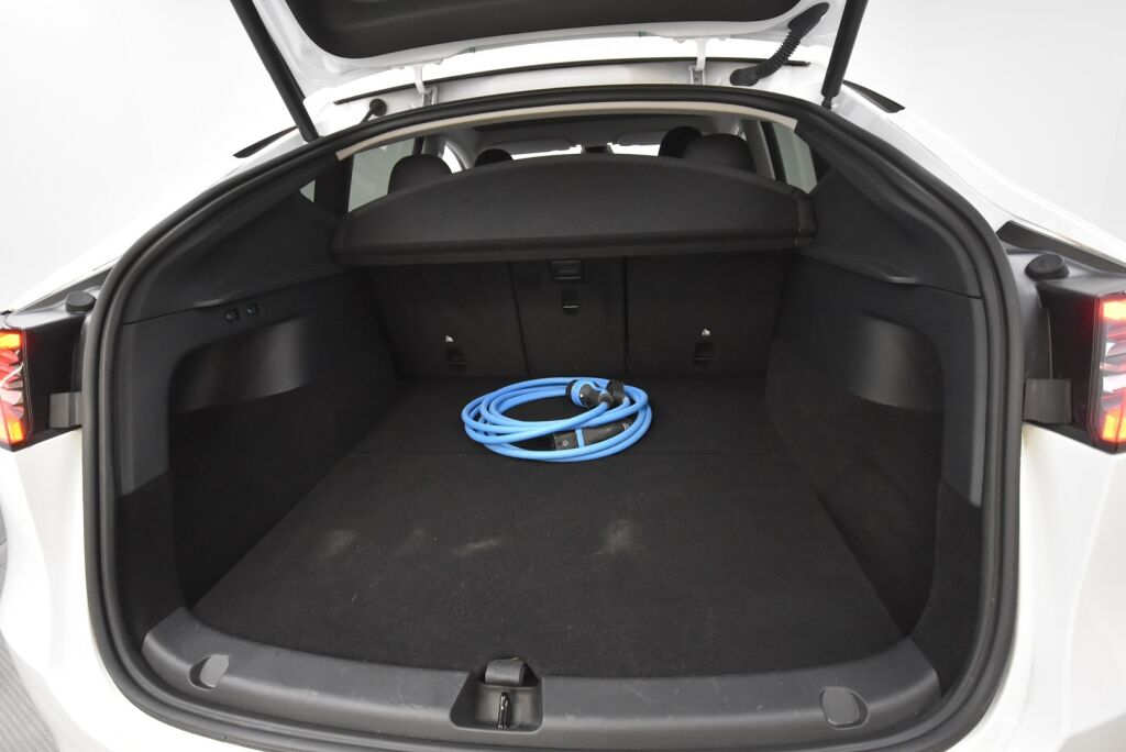 Tesla Model Y 2022 Long Range / 2x vanteet / Premium audio / Ryzen / Ilmalämpöpumppu - RAHOITUS TÄHÄN AUTOON VAIN 2.99% - 