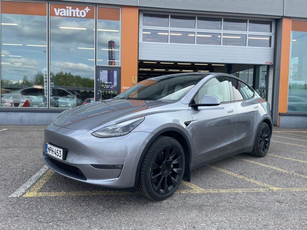 Tesla Model Y 2023 Long Range / Lämpöpumppu / Suomiauto / 1.omistaja / Vetokoukku /