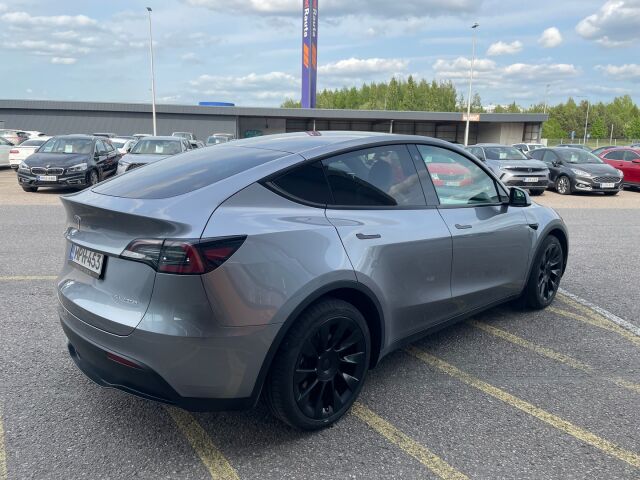 Tesla Model Y 2023 Long Range / Lämpöpumppu / Suomiauto / 1.omistaja / Vetokoukku /