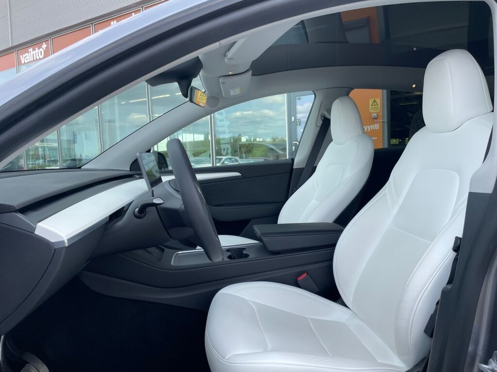 Tesla Model Y 2023 Long Range / Lämpöpumppu / Suomiauto / 1.omistaja / Vetokoukku /