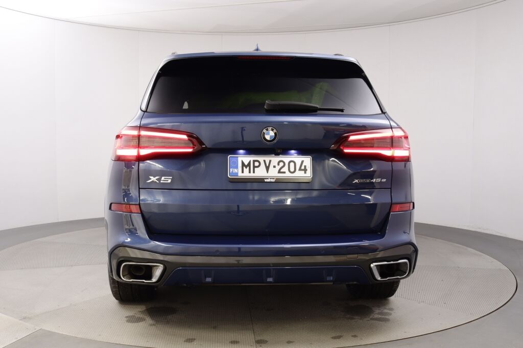 BMW X5 2021 G05 xDrive45e A M Sport / M-Penkit / H&K / Driving Assistant plus / Vetokoukku / Nahkaverhoiltu kojelauta / HUD - RAHOITUS TÄHÄN AUTOON VAIN 3.99% - 
