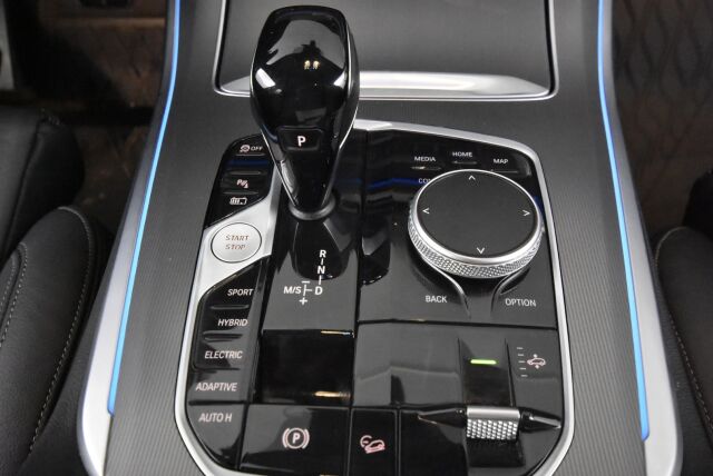 BMW X5 2021 G05 xDrive45e A M Sport / M-Penkit / H&K / Driving Assistant plus / Vetokoukku / Nahkaverhoiltu kojelauta / HUD - RAHOITUS TÄHÄN AUTOON VAIN 3.99% - 