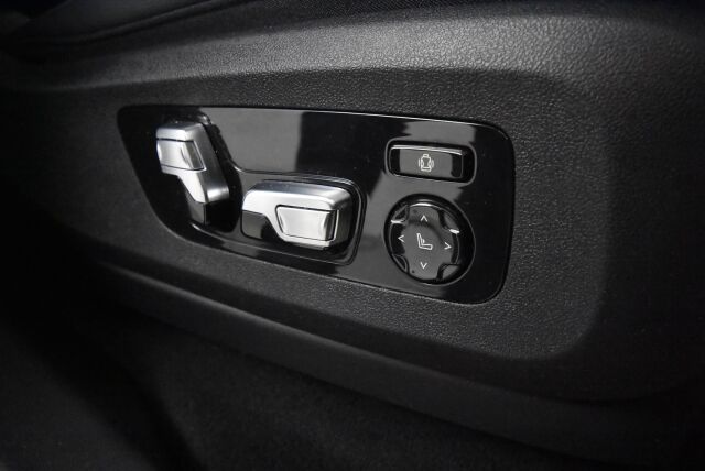 BMW X5 2021 G05 xDrive45e A M Sport / M-Penkit / H&K / Driving Assistant plus / Vetokoukku / Nahkaverhoiltu kojelauta / HUD - RAHOITUS TÄHÄN AUTOON VAIN 3.99% - 