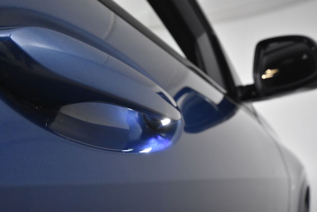 BMW X5 2021 G05 xDrive45e A M Sport / M-Penkit / H&K / Driving Assistant plus / Vetokoukku / Nahkaverhoiltu kojelauta / HUD - RAHOITUS TÄHÄN AUTOON VAIN 3.99% - 