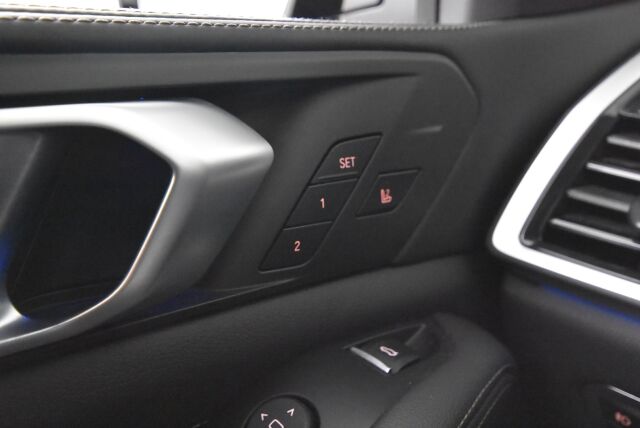 BMW X5 2021 G05 xDrive45e A M Sport / M-Penkit / H&K / Driving Assistant plus / Vetokoukku / Nahkaverhoiltu kojelauta / HUD - RAHOITUS TÄHÄN AUTOON VAIN 3.99% - 