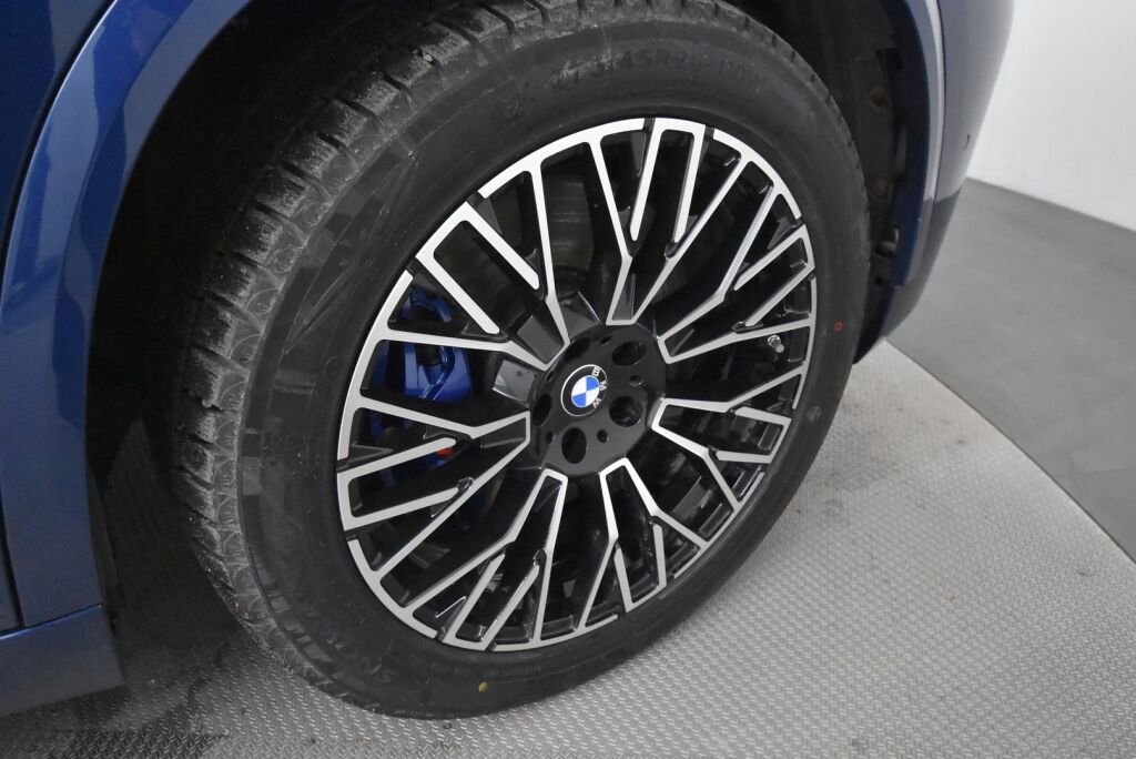BMW X5 2021 G05 xDrive45e A M Sport / M-Penkit / H&K / Driving Assistant plus / Vetokoukku / Nahkaverhoiltu kojelauta / HUD - RAHOITUS TÄHÄN AUTOON VAIN 3.99% - 