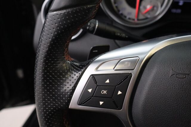 Mercedes-Benz SLK 2012 250 CDI BE A / AMG line / Panorama / H&K / Airscarf / Nahat /