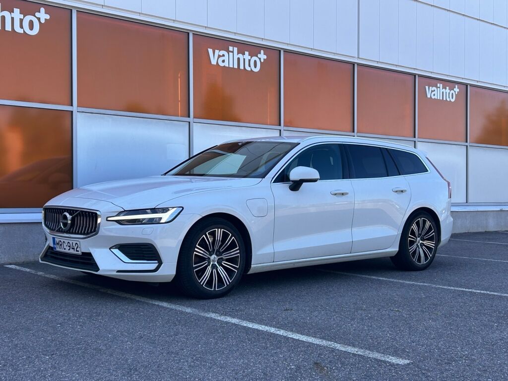 Volvo V60 2021 T6 TwE AWD Business Inscription Expression aut / ACC / Keyless / Vetokoukku / Uusi tuulilasi