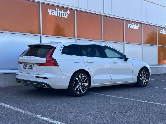 Volvo V60 2021 T6 TwE AWD Business Inscription Expression aut / ACC / Keyless / Vetokoukku / Uusi tuulilasi