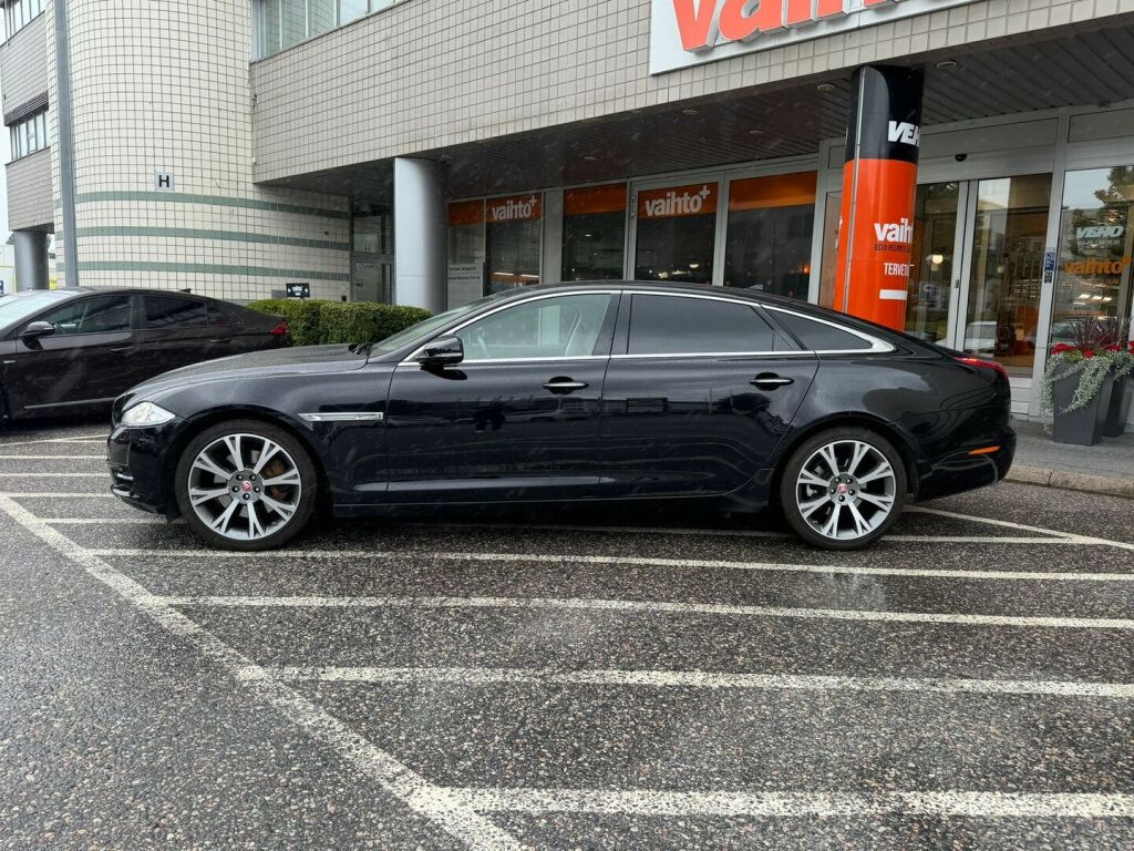 Jaguar XJ 2014 3,0 V6 TD 275 Premium Luxury LWB / 1-omistaja / Suomiauto / Adapt. vakkari / Panoraama / Huippusiisti yksilö!