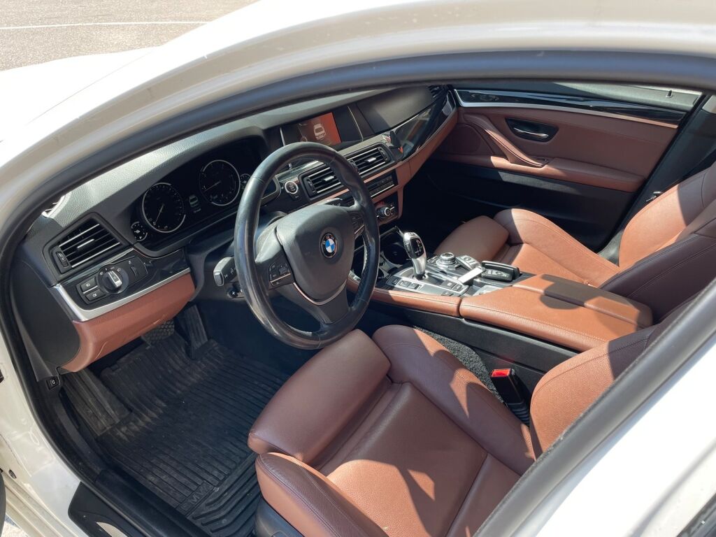 BMW 520 2016 F10 Sedan 520d A Business Exclusive Edition / Muistipenkki / Nahat / Webasto