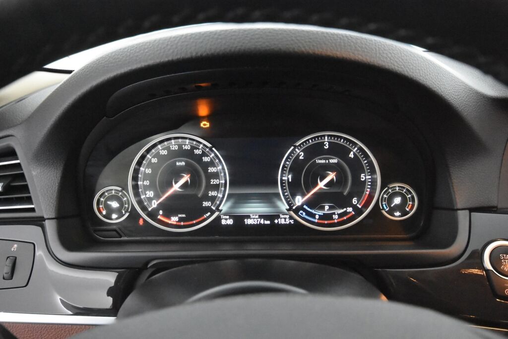 BMW 520 2016 F10 Sedan 520d A Business Exclusive Edition / Muistipenkki / Nahat / Webasto