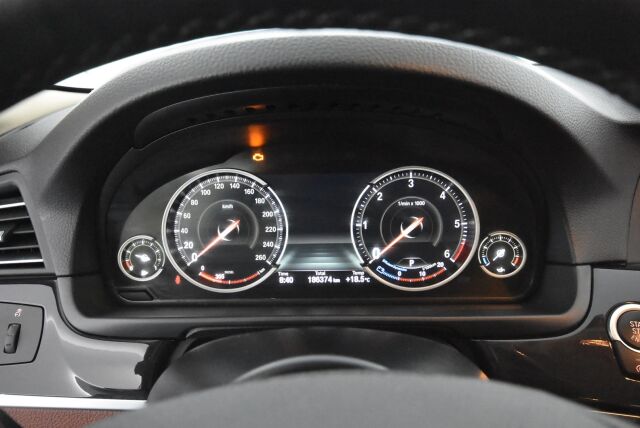 BMW 520 2016 F10 Sedan 520d A Business Exclusive Edition / Muistipenkki / Nahat / Webasto