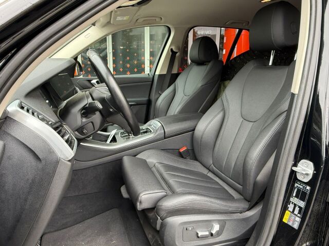BMW X5 2020 G05 xDrive45e A / Vetokoukku / Adapt. Vakkari / Merkkarin huoltokirja