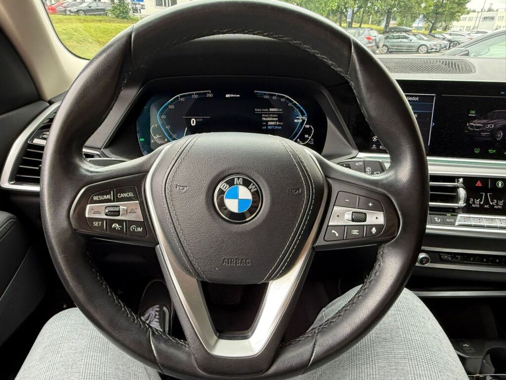 BMW X5 2020 G05 xDrive45e A / Vetokoukku / Adapt. Vakkari / Merkkarin huoltokirja