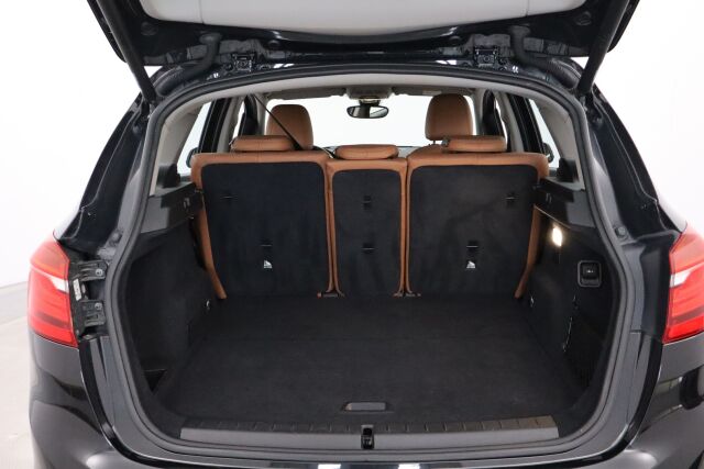 BMW 225 2016 F45 Active Tourer 225xe A Business Luxury / Nahkat / LEDit / Keyless GO / Navi / Sähköluukku / P.kamera / Kaistavahti /