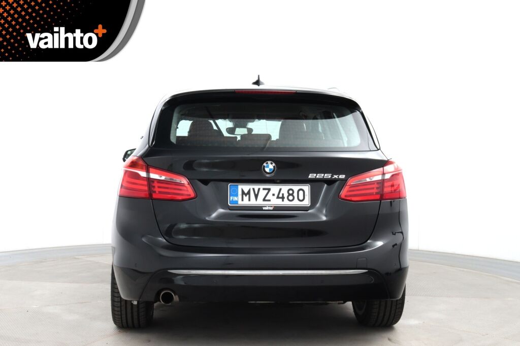 BMW 225 2016 F45 Active Tourer 225xe A Business Luxury / Nahkat / LEDit / Keyless GO / Navi / Sähköluukku / P.kamera / Kaistavahti /
