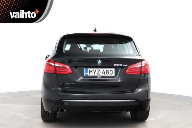 BMW 225 2016 F45 Active Tourer 225xe A Business Luxury / Nahkat / LEDit / Keyless GO / Navi / Sähköluukku / P.kamera / Kaistavahti /