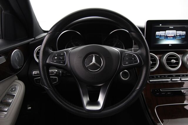 Mercedes-Benz C 2016 300 h T A Premium Business / Burmester / Distronic / Vetokoukku