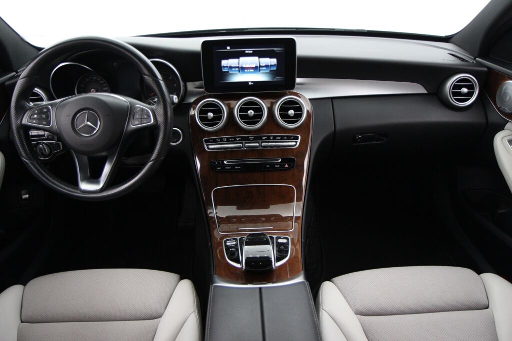 Mercedes-Benz C 2016 300 h T A Premium Business / Burmester / Distronic / Vetokoukku