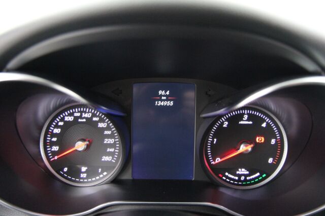 Mercedes-Benz C 2016 300 h T A Premium Business / Burmester / Distronic / Vetokoukku