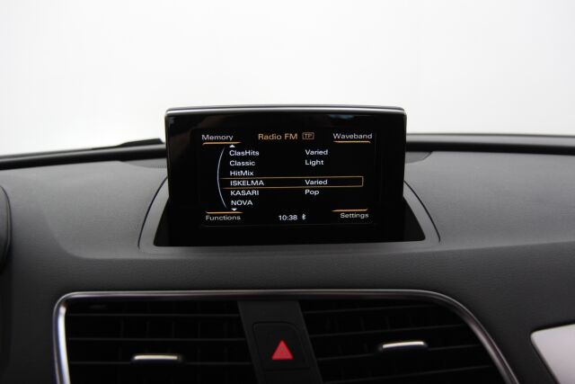 Audi Q3 2017 2,0 TDI clean diesel 110 kW quattro S tronic / Uudet kesärenkaat / Kuskin penkki sähköllä / Lohkolämmitin