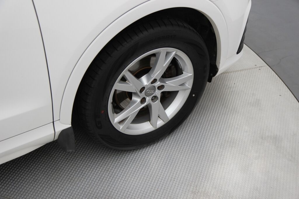Audi Q3 2017 2,0 TDI clean diesel 110 kW quattro S tronic / Uudet kesärenkaat / Kuskin penkki sähköllä / Lohkolämmitin