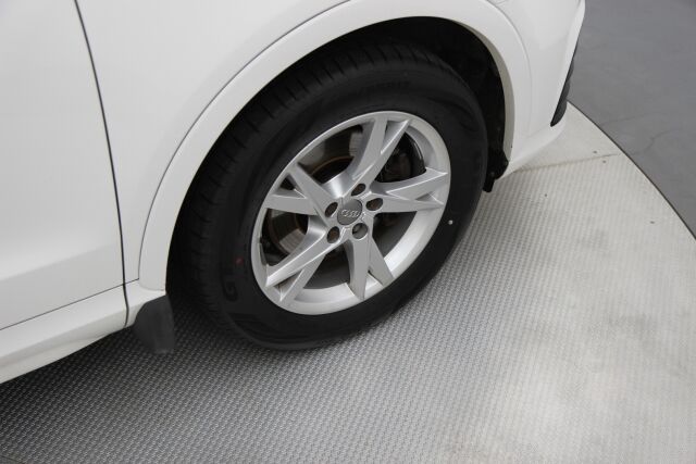 Audi Q3 2017 2,0 TDI clean diesel 110 kW quattro S tronic / Uudet kesärenkaat / Kuskin penkki sähköllä / Lohkolämmitin