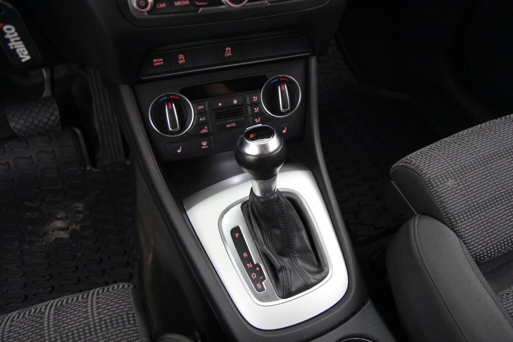 Audi Q3 2017 2,0 TDI clean diesel 110 kW quattro S tronic / Uudet kesärenkaat / Kuskin penkki sähköllä / Lohkolämmitin