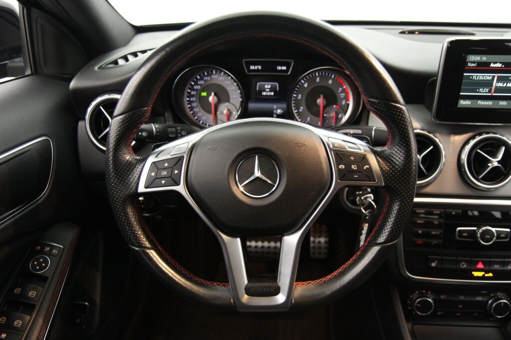 Mercedes-Benz GLA 2015 200 A Premium Business / AMG sisä- ja ulkopaketti / Lohkolämmitin / Navi / Tutkat