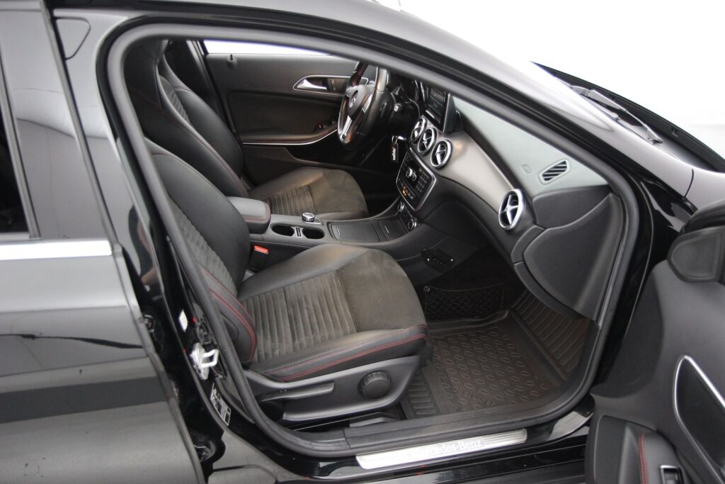 Mercedes-Benz GLA 2015 200 A Premium Business / AMG sisä- ja ulkopaketti / Lohkolämmitin / Navi / Tutkat