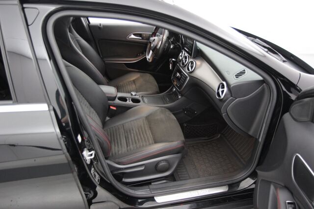 Mercedes-Benz GLA 2015 200 A Premium Business / AMG sisä- ja ulkopaketti / Lohkolämmitin / Navi / Tutkat