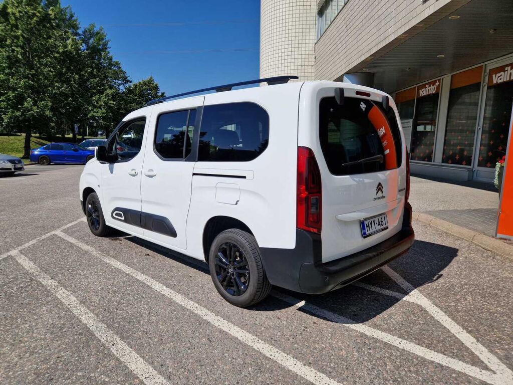 Citroen Berlingo 2020 BlueHDi 130 Shine XL EAT8 Automaatti / 7.paikkainen / HUD / Navigointi / Lohkolämmitin+sisäpistoke / 1.Om-Suomiauto