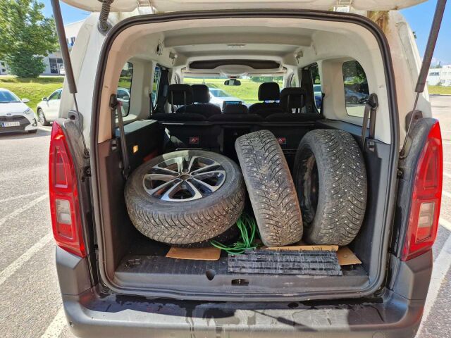 Citroen Berlingo 2020 BlueHDi 130 Shine XL EAT8 Automaatti / 7.paikkainen / HUD / Navigointi / Lohkolämmitin+sisäpistoke / 1.Om-Suomiauto