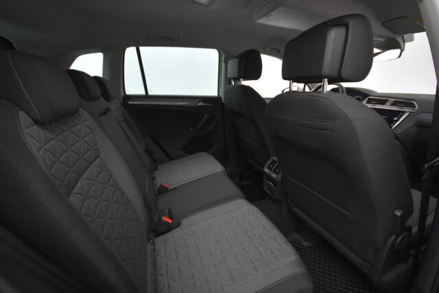 Volkswagen Tiguan 2022 Style 2,0 TSI 140 kW 4MOTION DSG-automaatti / Webasto / Apple carplay&Android auto / Adapt. vakkari - RAHOITUS TÄHÄN AUTOON VAIN 3.99% - 