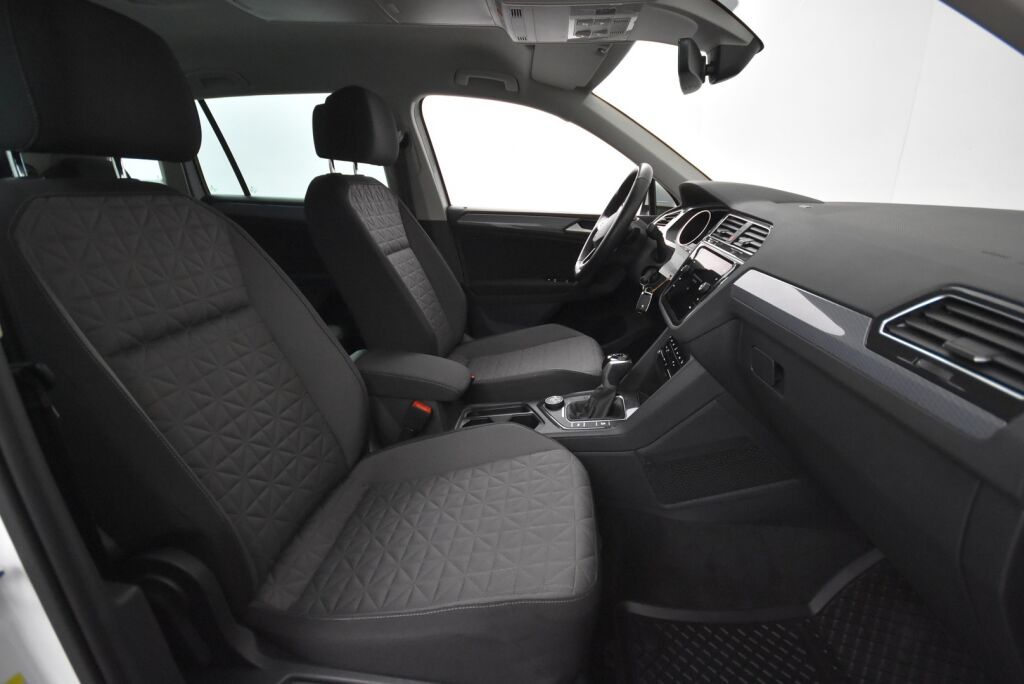 Volkswagen Tiguan 2022 Style 2,0 TSI 140 kW 4MOTION DSG-automaatti / Webasto / Apple carplay&Android auto / Adapt. vakkari - RAHOITUS TÄHÄN AUTOON VAIN 3.99% - 