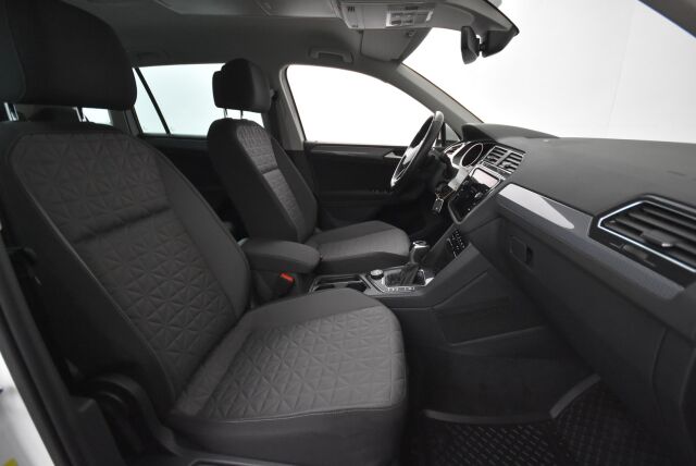 Volkswagen Tiguan 2022 Style 2,0 TSI 140 kW 4MOTION DSG-automaatti / Webasto / Apple carplay&Android auto / Adapt. vakkari - RAHOITUS TÄHÄN AUTOON VAIN 3.99% - 
