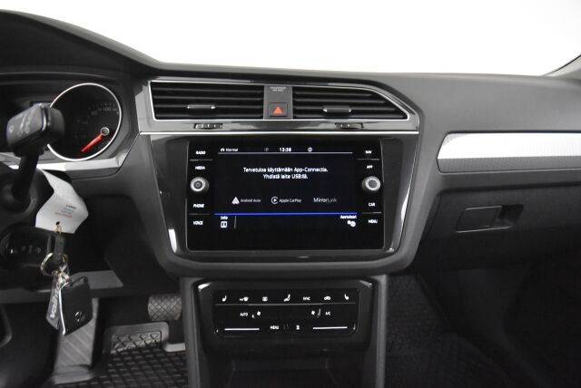 Volkswagen Tiguan 2022 Style 2,0 TSI 140 kW 4MOTION DSG-automaatti / Webasto / Apple carplay&Android auto / Adapt. vakkari - RAHOITUS TÄHÄN AUTOON VAIN 3.99% - 