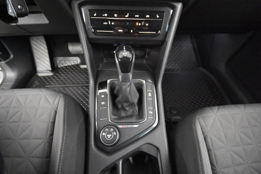 Volkswagen Tiguan 2022 Style 2,0 TSI 140 kW 4MOTION DSG-automaatti / Webasto / Apple carplay&Android auto / Adapt. vakkari - RAHOITUS TÄHÄN AUTOON VAIN 3.99% - 